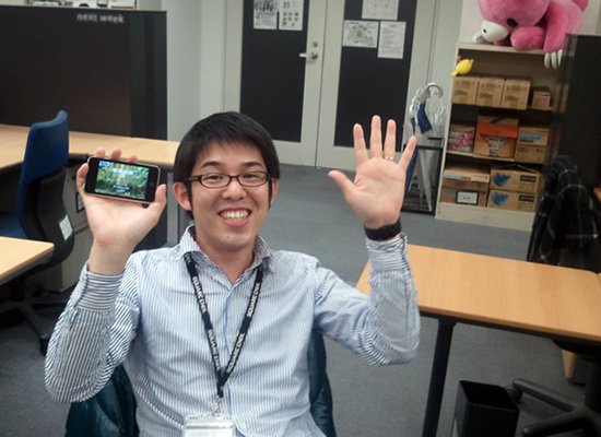 Masaru Oyamada with SoM iPhone